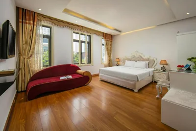 Deluxe Double or Twin Room with City View — Hanoi Kingly Hotel